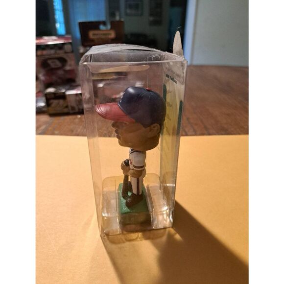 Vintage 2002 MLB Upper Deck Playmakers Rafael Furcal Atlanta Braves Bobblehead - Picture 5 of 6